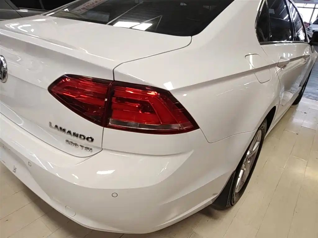 Volkswagen Lamando 2017 230TSI DSG Trend Edition фото 8