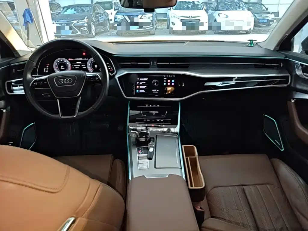Фото 14 - Audi A6L