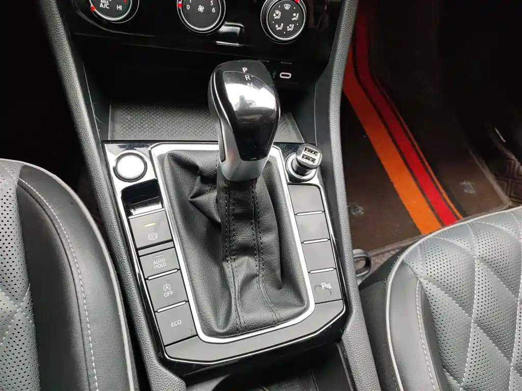Volkswagen Sagitar 2023 300TSI DSG Surpassing Edition фото 12
