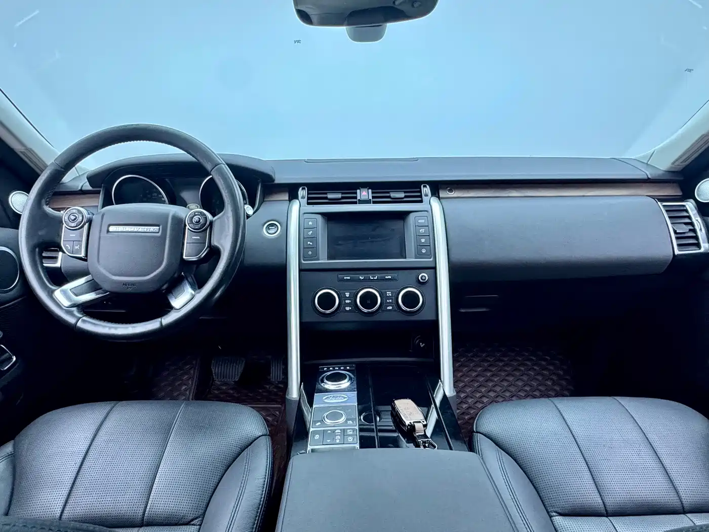 Land Rover Discovery 2017 3.0 SC V6 S фото 11