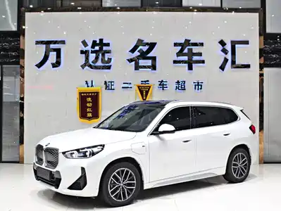 BMW iX1