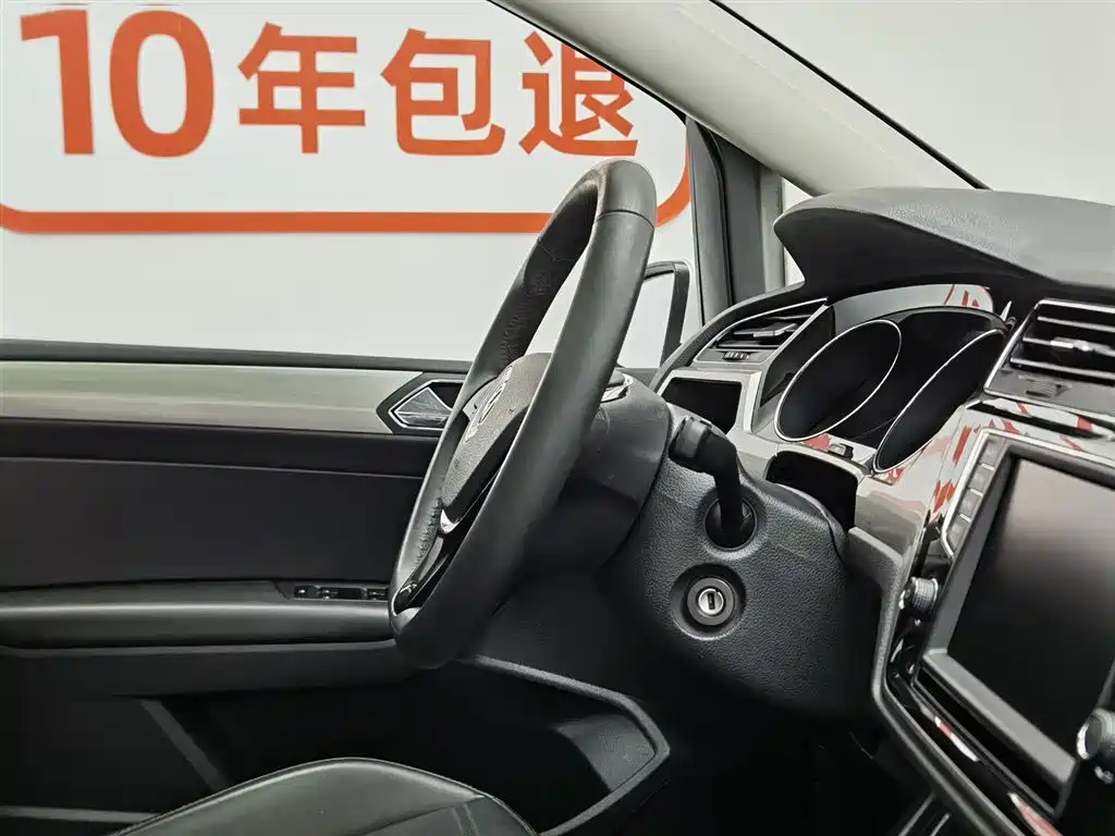 Volkswagen Touran 2018 Touran L 280TSI DSG Comfort 7-seater China V фото 22
