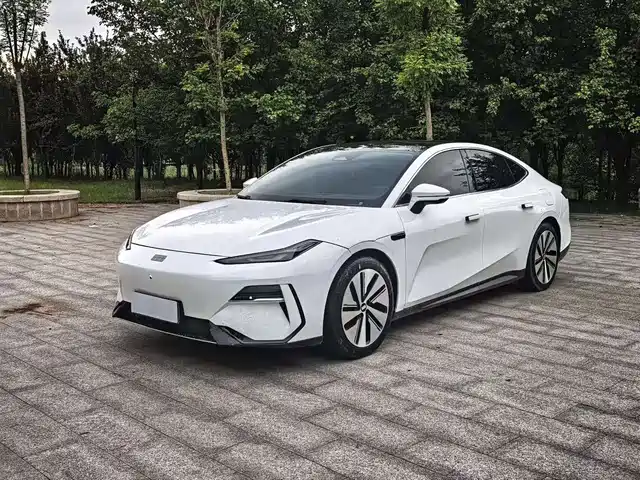 Geely Galaxy E8 665km, задний привод, увеличенный запас хода