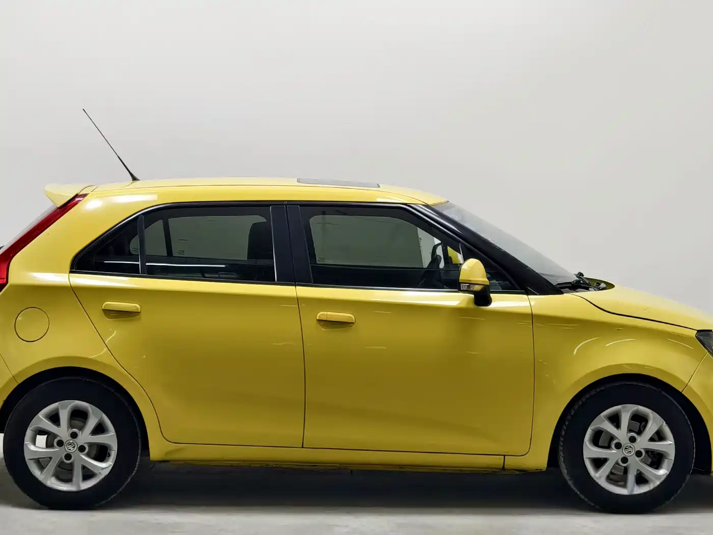 MG 3 2014 2014 1.5L AMT Luxury Edition