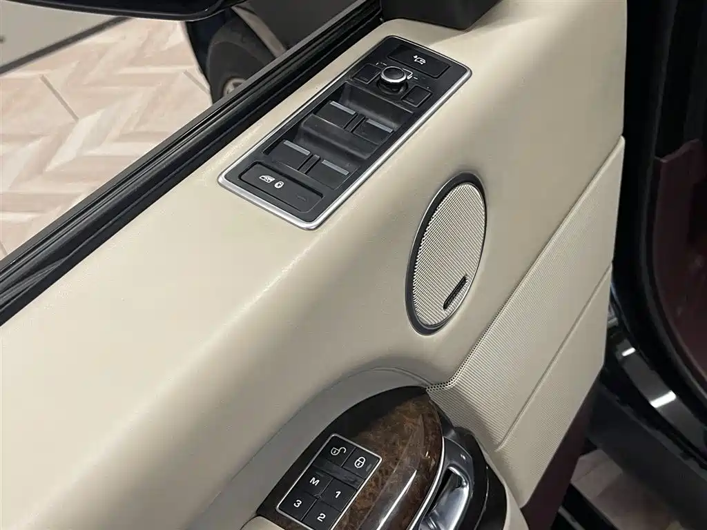 Land Rover Range Rover 2014 5.0 SC V8 AB Autobiography LWB фото 20