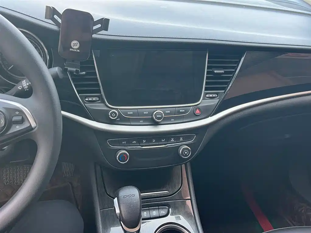 Buick Verano 2017 Sedan 20T DCT Leading фото 4