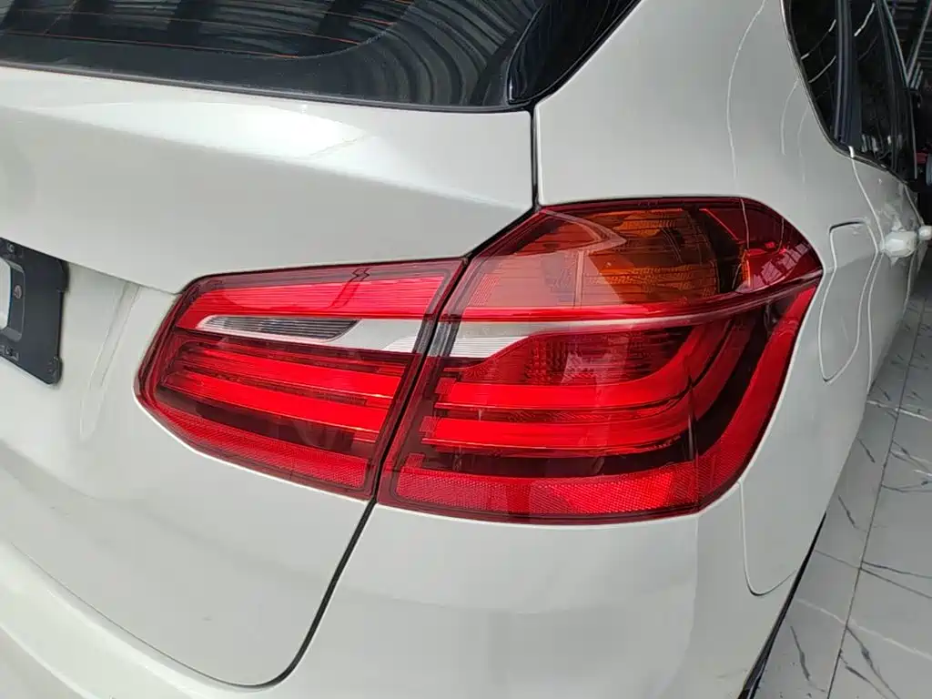 BMW 2 Series Touring 2018 2016 220i Leading Model