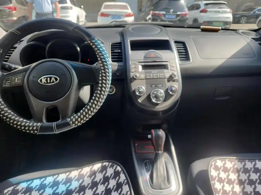 Kia Soul 2013 1.6L AT GL фото 12