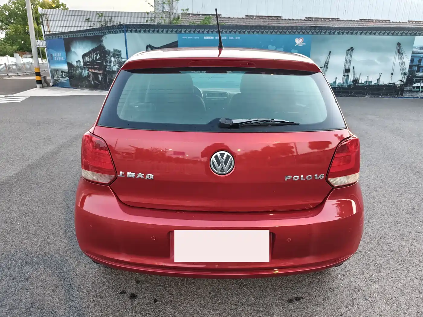 Volkswagen Polo 2013 1.6L Automatic Comfort Edition фото 4