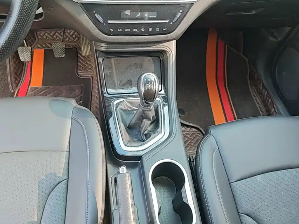 Changan CS35 PLUS 2023 2022 1.6L Manual Luxury Edition
