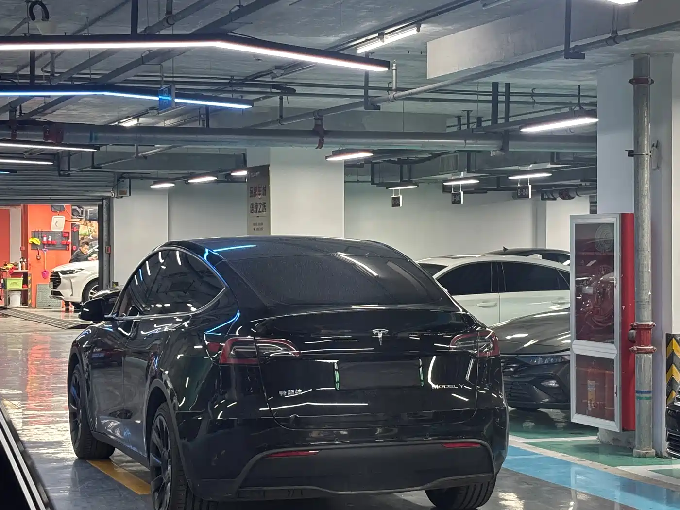 TESLA MODEL Y