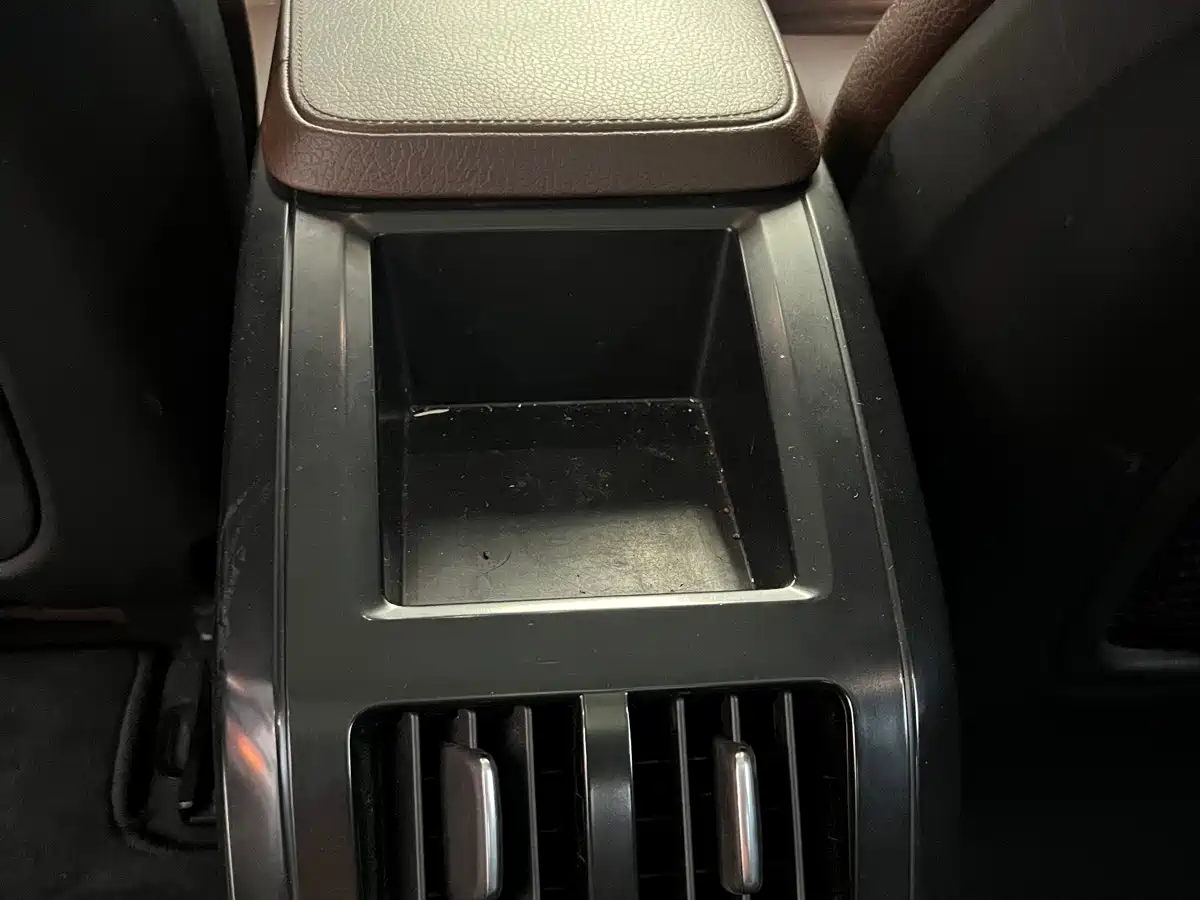 Фото 12 - Volvo S90