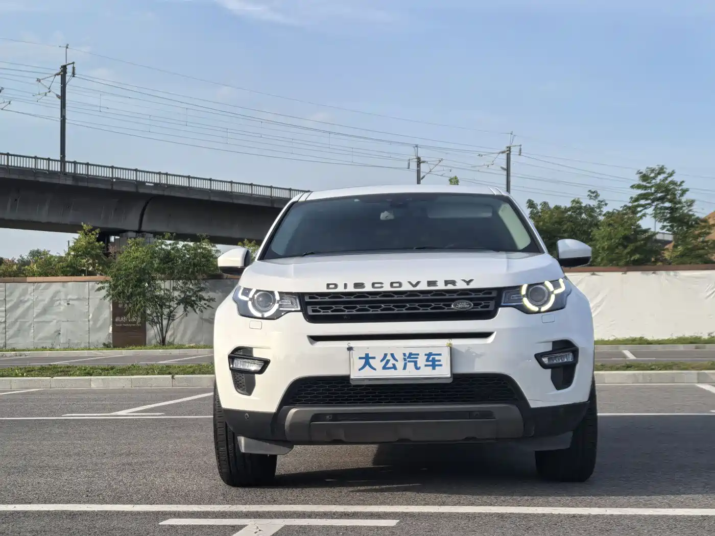 Land Rover Discovery Sport 2017 2.0T SE фото 2