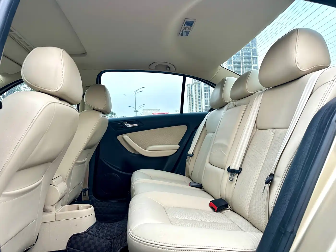 Volkswagen Lavida 2011 1.6L Automatic Pinxuan Edition фото 27