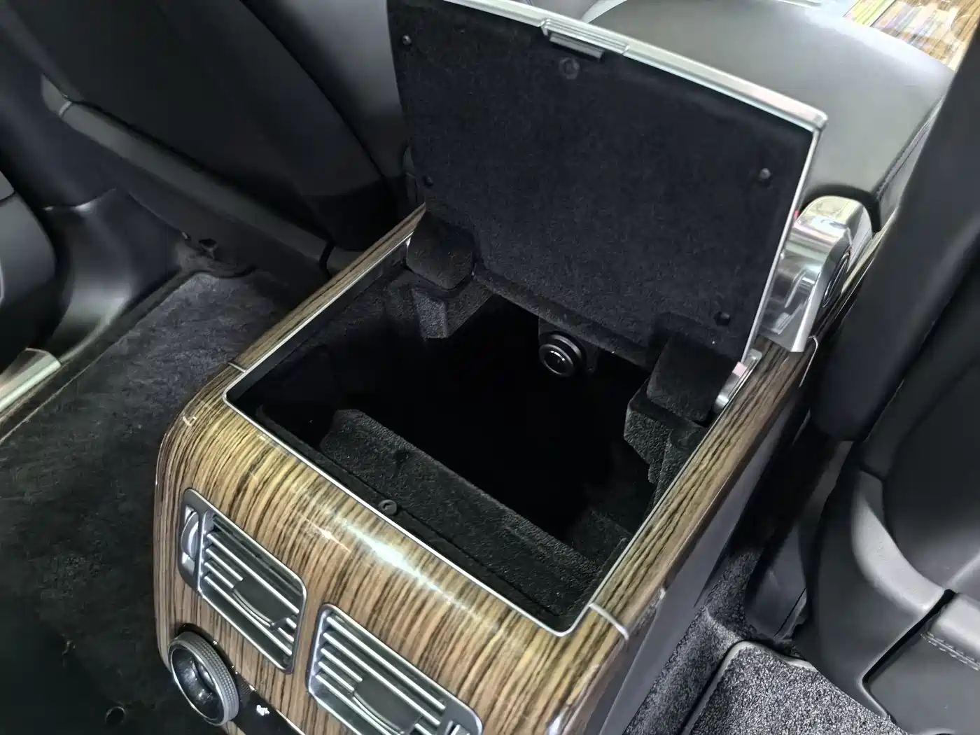 Land Rover Range Rover 2019 3.0 SC V6 Heritage Extended Edition фото 29