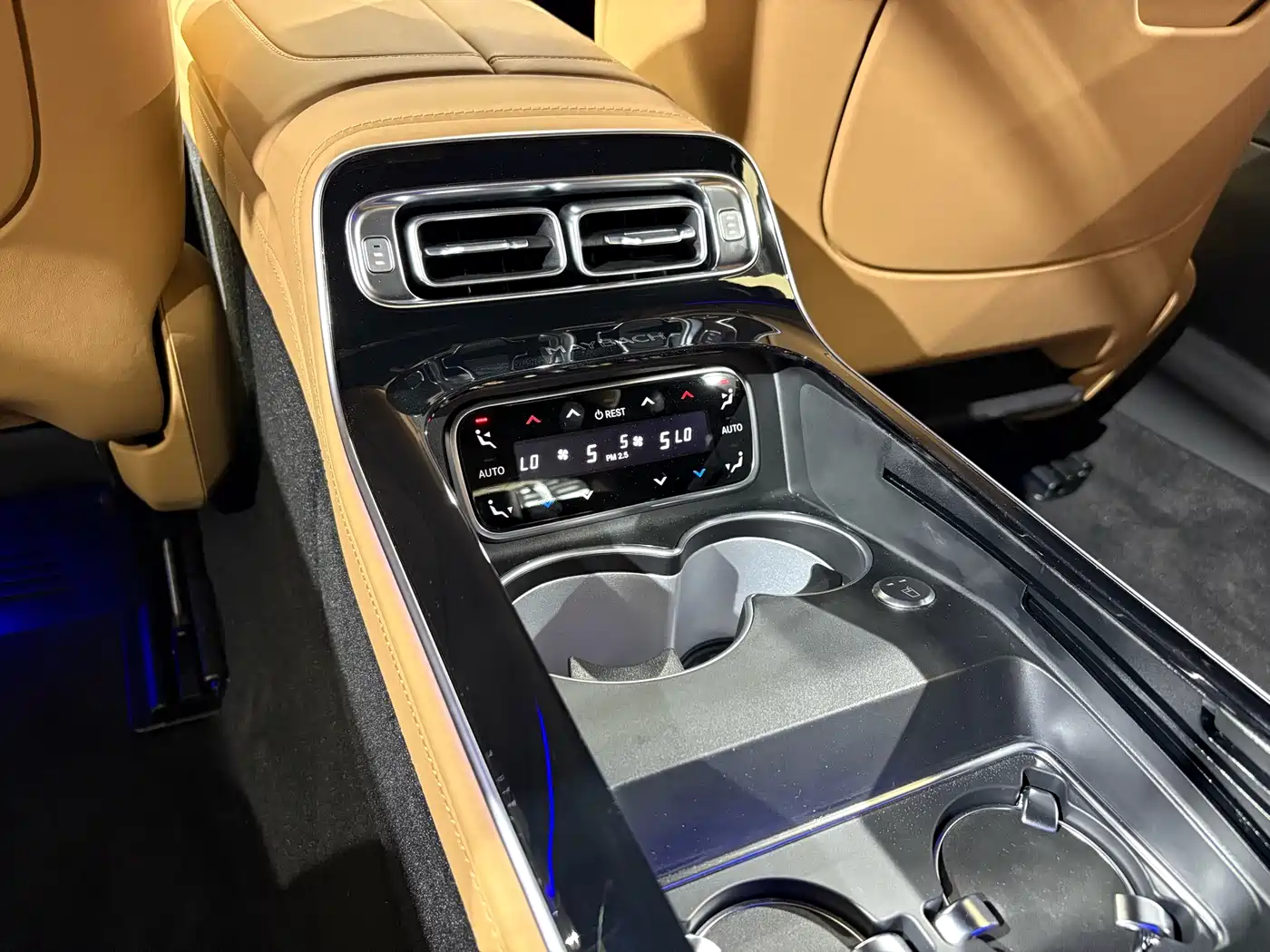 Mercedes-Benz Maybach S-Class 2022 S 680 4MATIC Virgil Abloh Limited Edition фото 20