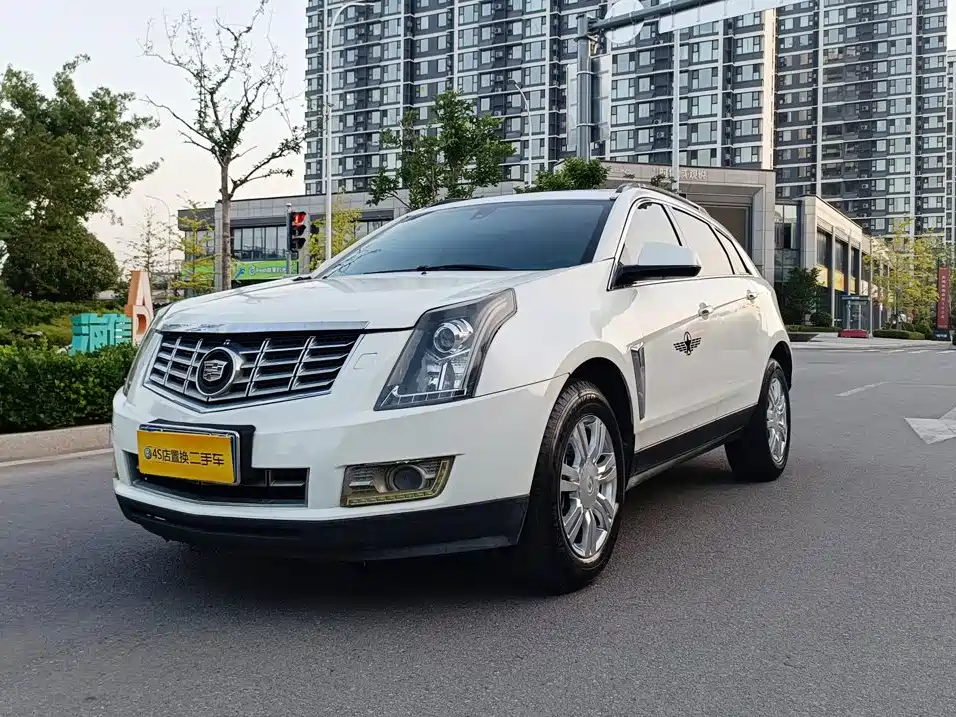 Фото 1 - Cadillac SRX
