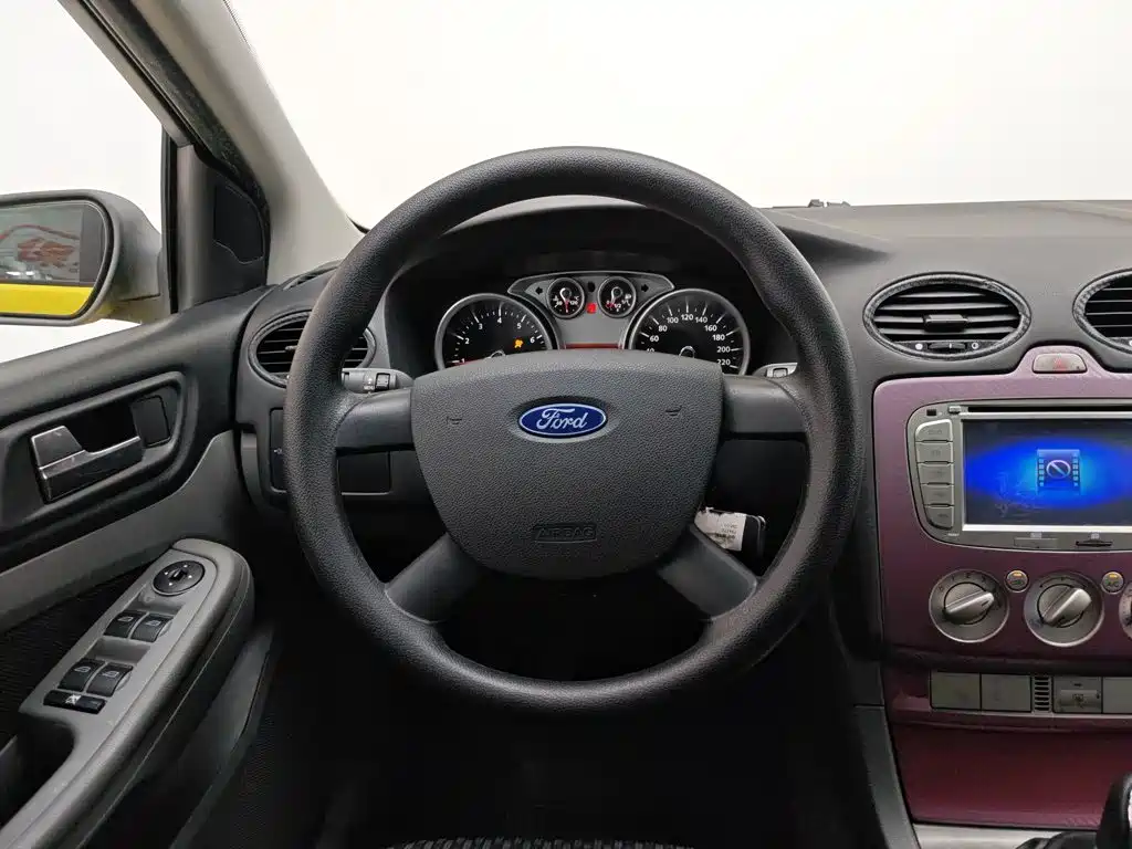 Фото 11 - Ford Focus