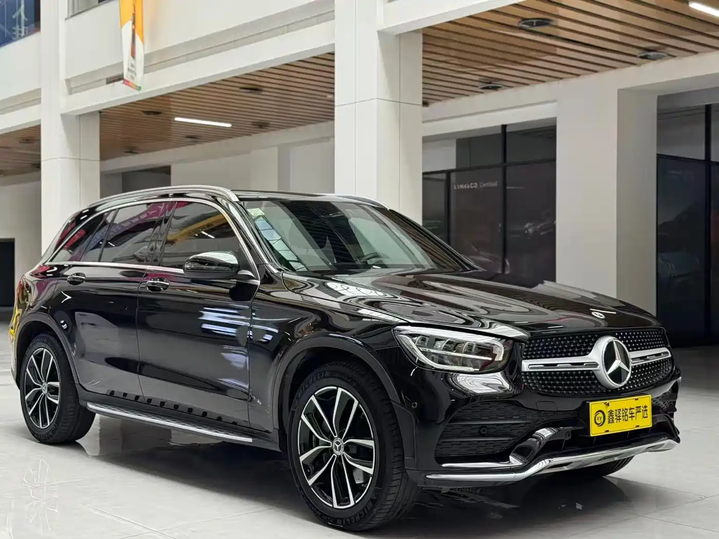 MERCEDES-BENZ GLC