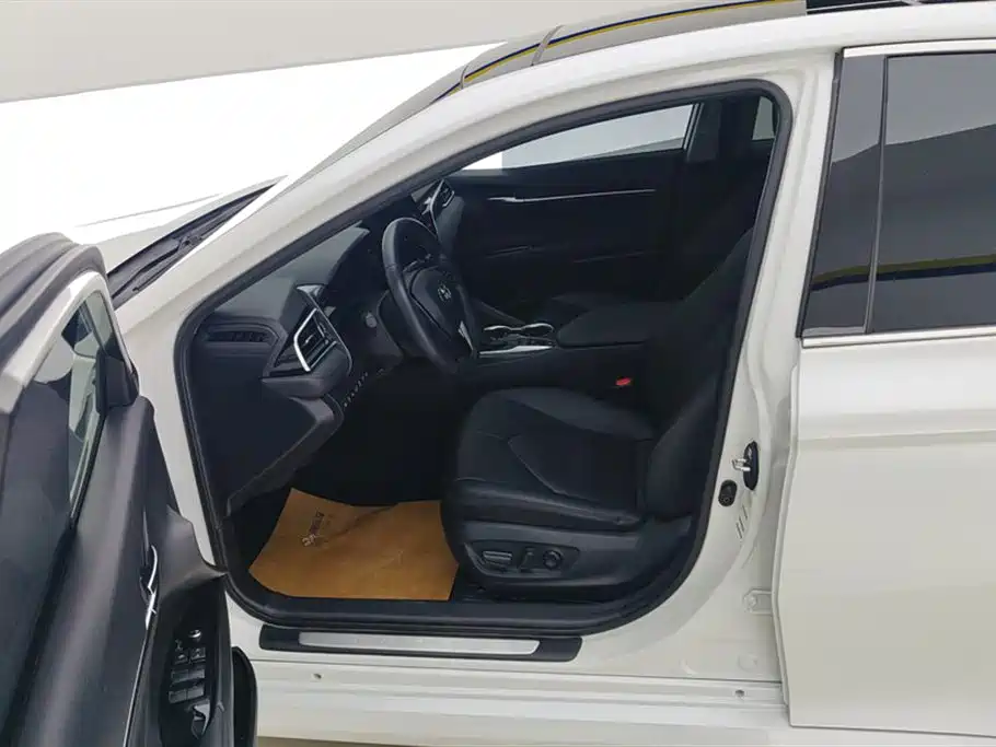 Toyota Camry 2021 2.5G Luxury Edition фото 9