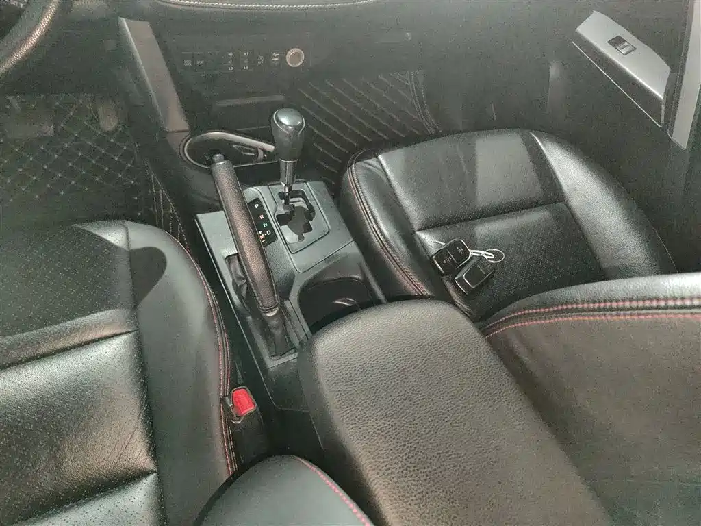 Toyota RAV4 Rongfang 2016 2.0L CVT 2WD Comfort (China V) фото 14