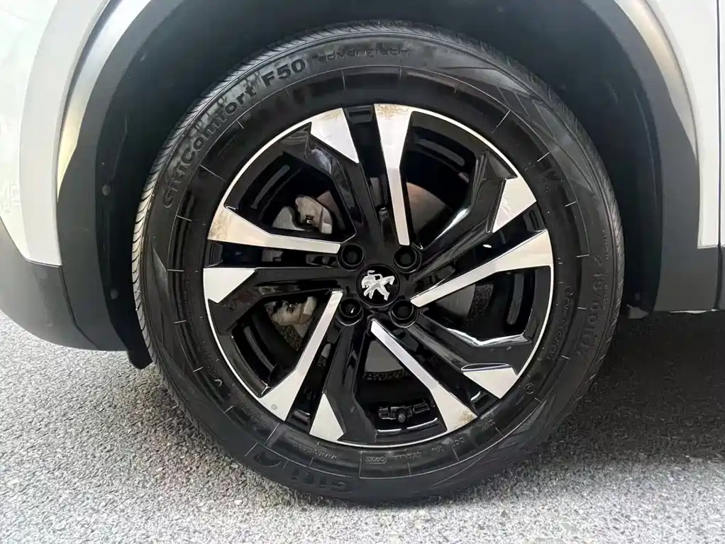 Photo 6 - Peugeot 2008