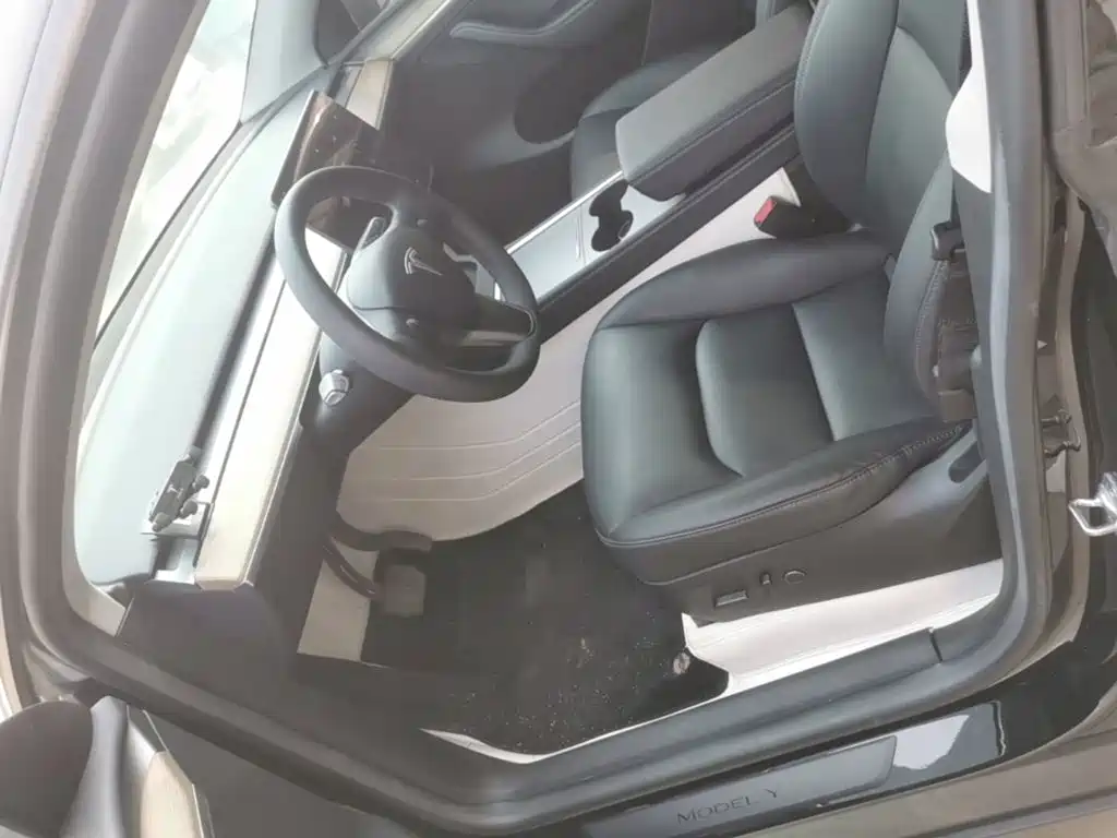 Фото 15 - Tesla Model Y