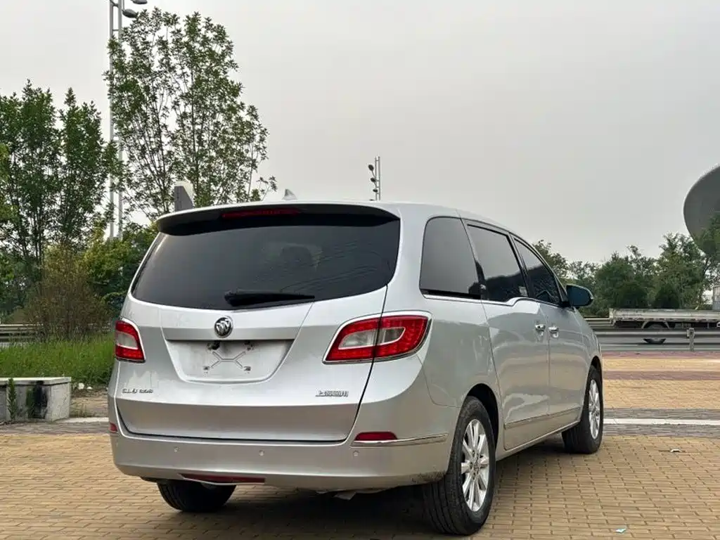 Фото 4 - Buick GL8
