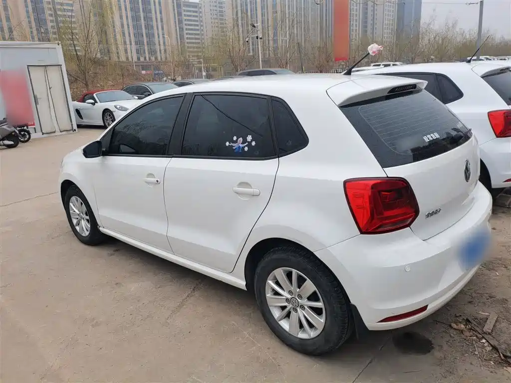 Volkswagen Polo 2016 1.4L Automatic Trend фото 5