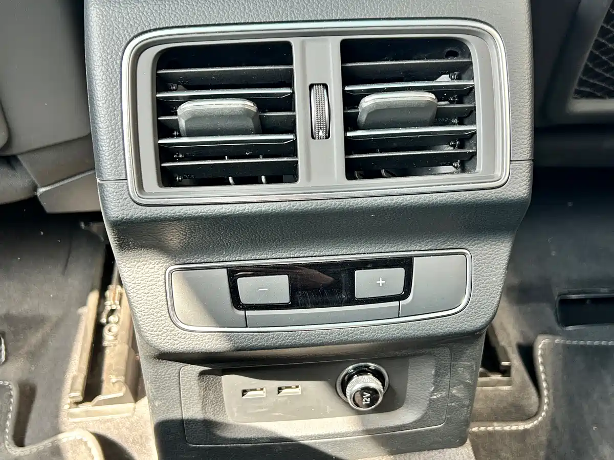 Audi Q5L 2023 40T Luxury Dynamic фото 11