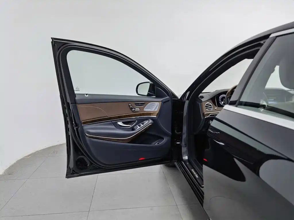 Фото 8 - Mercedes-Benz S-Class