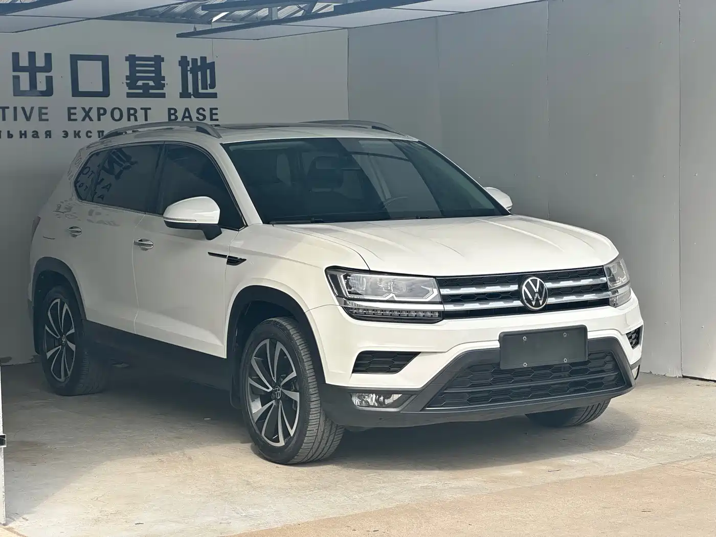 Volkswagen Tharu, миниатюра 3