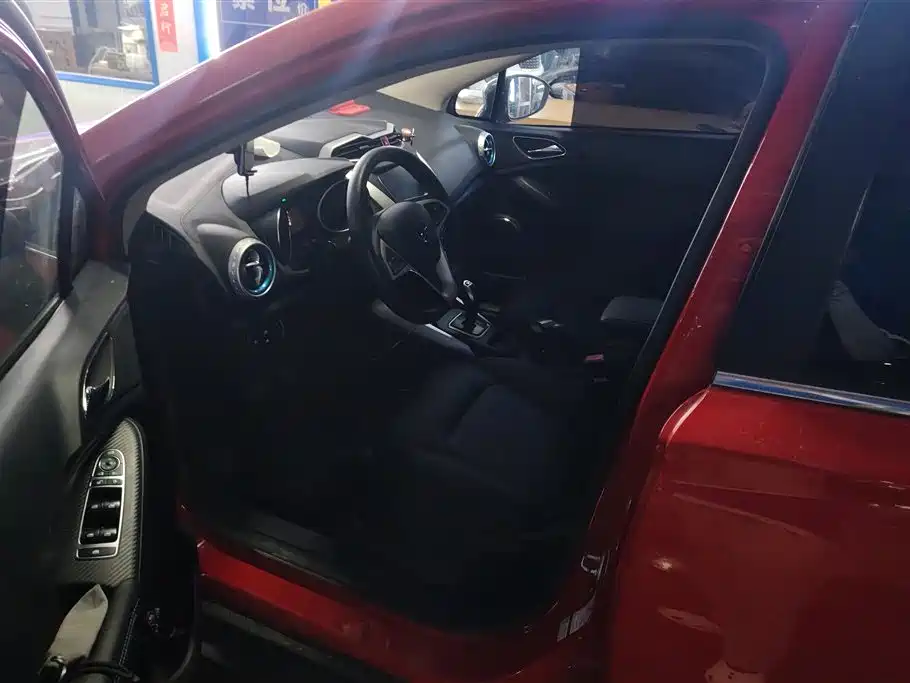 BYD Yuan New Energy 2018 EV360 Smart Connected Cool Edition фото 9