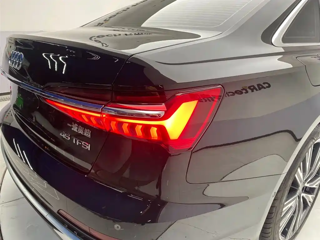 Audi A6L 2025 45 TFSI Premium Sport фото 10