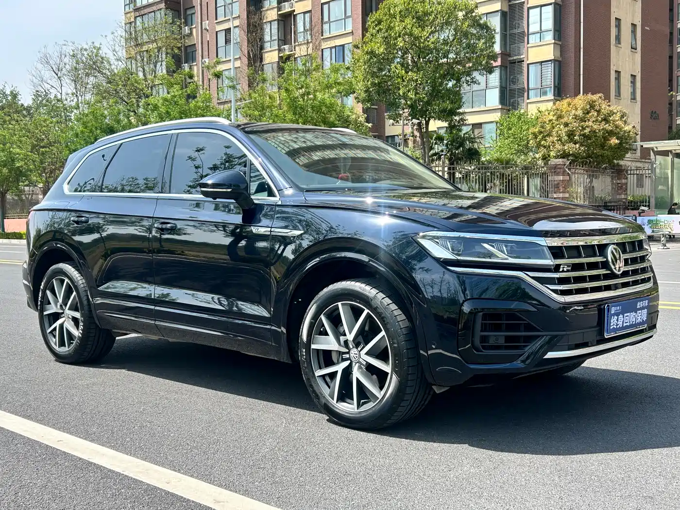 VOLKSWAGEN TOUAREG