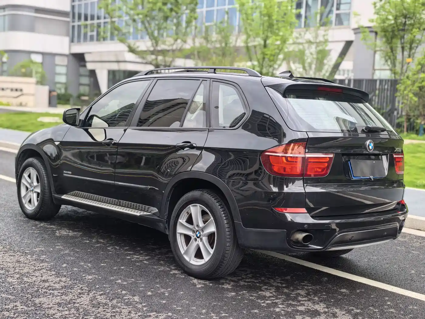 BMW X5 (Import) 2011 xDrive35i Leading Edition фото 5