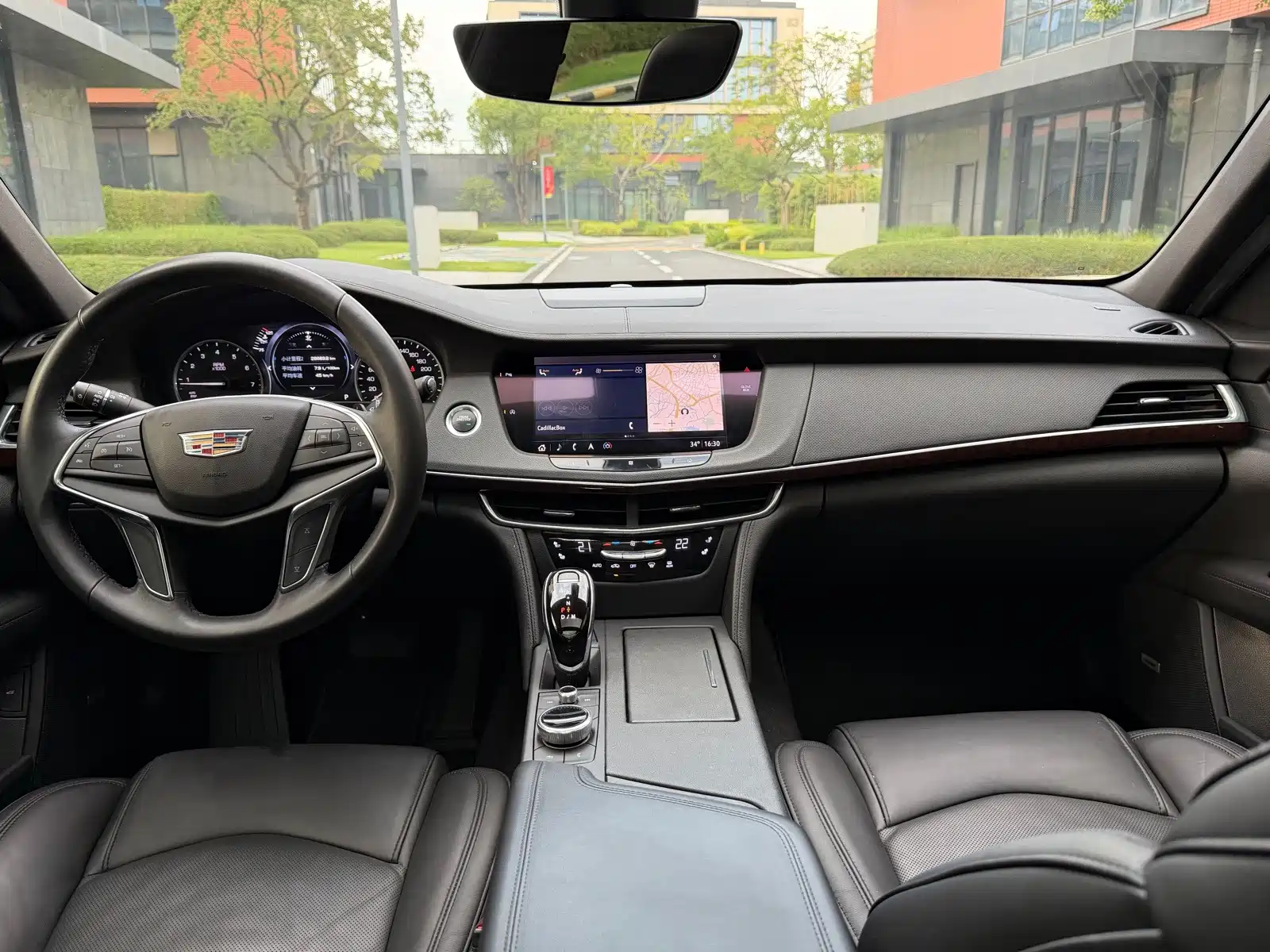 Фото 16 - Cadillac CT6