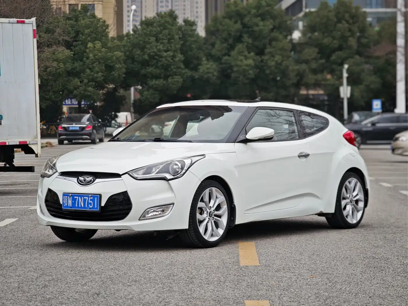 Hyundai Veloster 2012 1.6L Automatic Luxury Edition