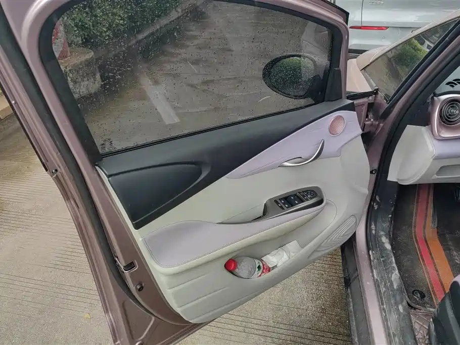 BYD Dolphin 2024 Glory Edition 420km Freedom Edition фото 7