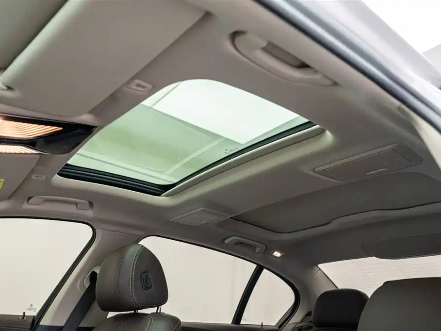 BMW 5 SERIES NEW ENERGY