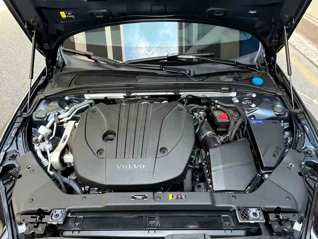 Фото 7 - Volvo S60