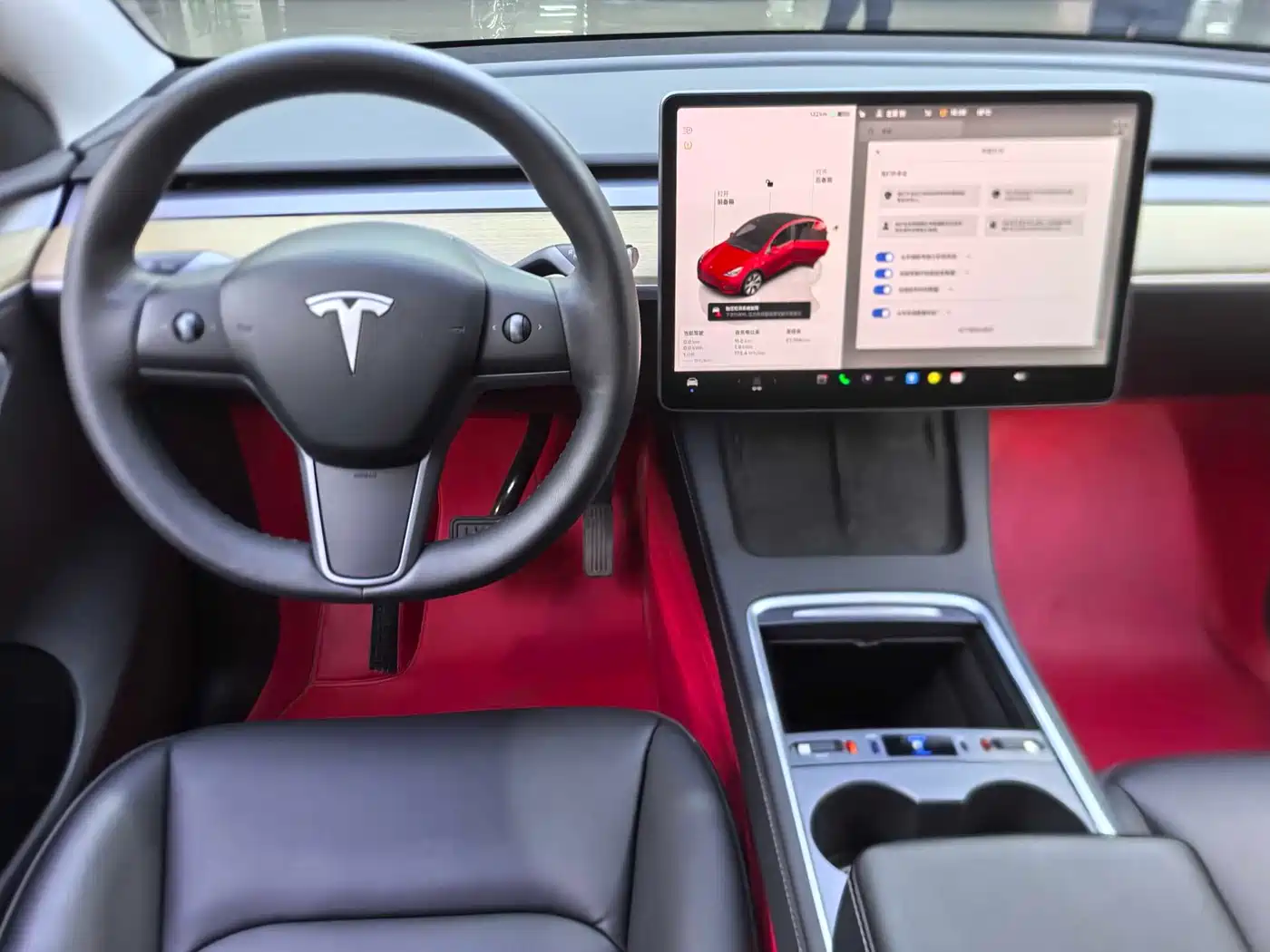 TESLA MODEL Y