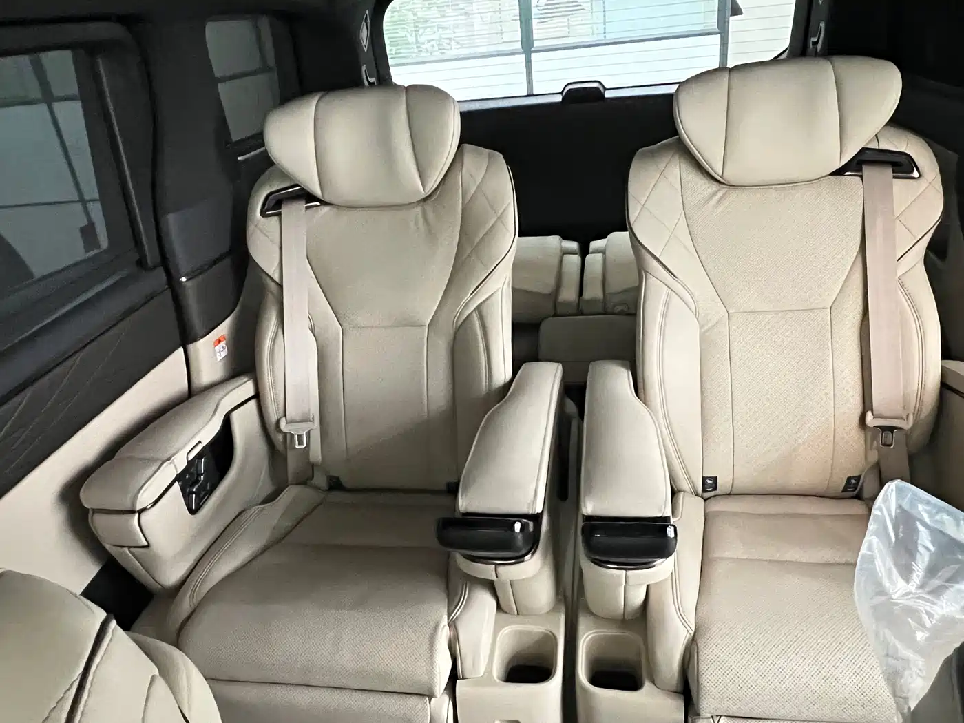 Toyota Alphard 2024 Hybrid 2.5L Ultimate Enjoyment Edition фото 7