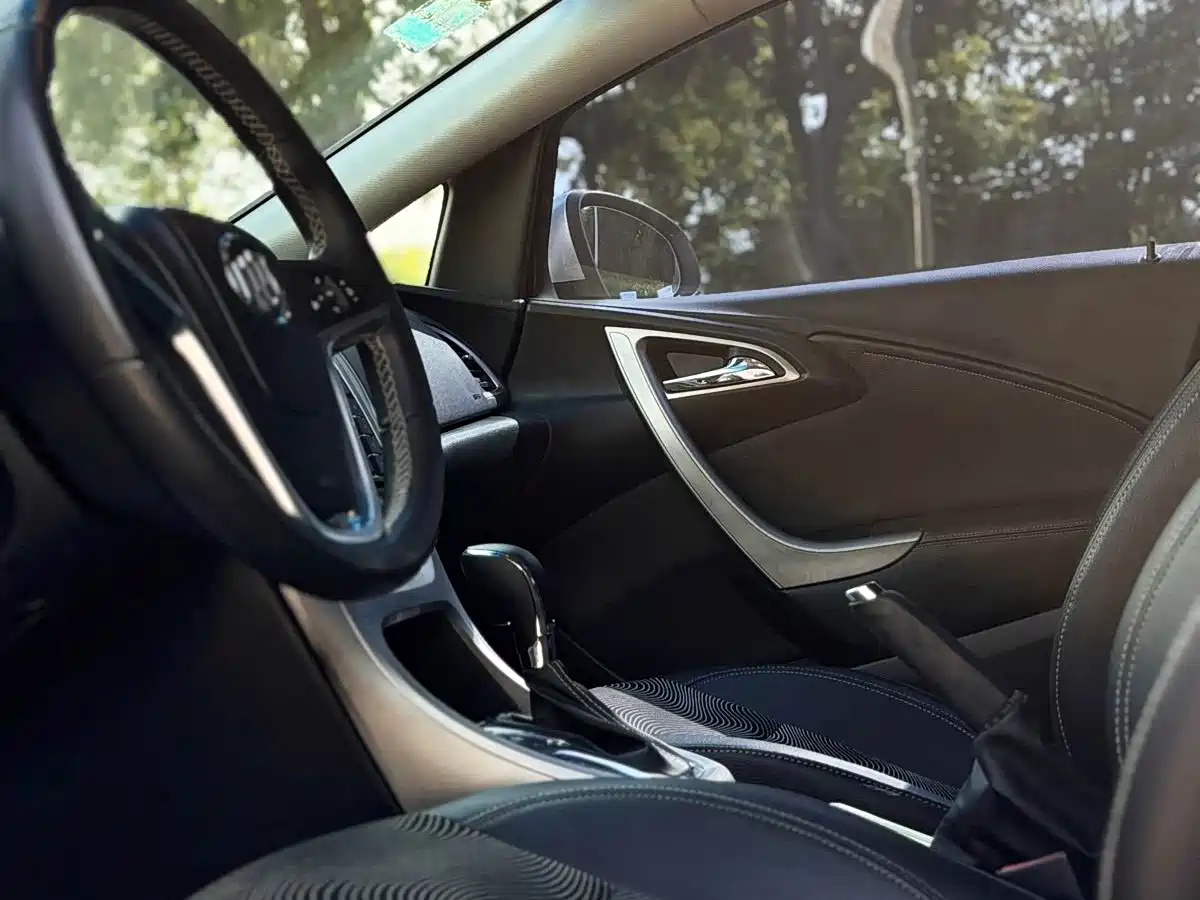 Buick Excelle 2011 2011 GT 1.8L Automatic Fashion Edition (Leather)