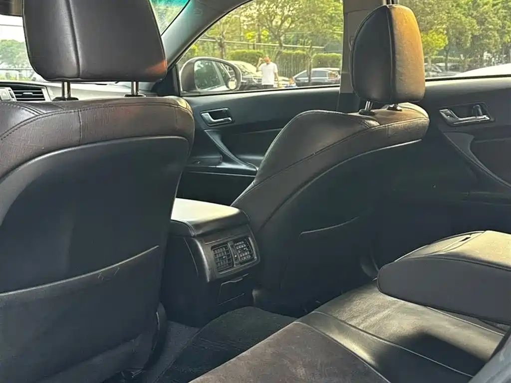 Toyota Reiz 2013 2.5V Premium Edition фото 4