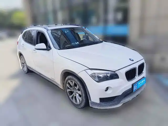 BMW X1 2014 sDrive18i Fashion Edition — фото 3