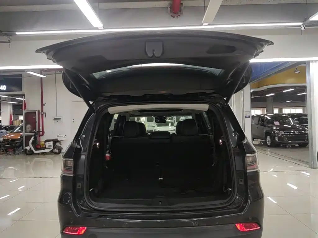 Jeep Grand Commander 2019 2018 2.0T AWD Ultimate Edition (China V)