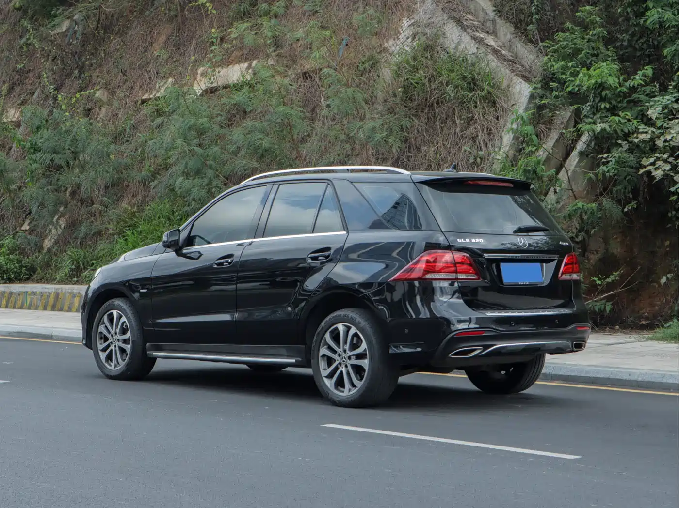 Mercedes-Benz GLE 2019 GLE 320 4MATIC Dynamic Ultimate Edition фото 17
