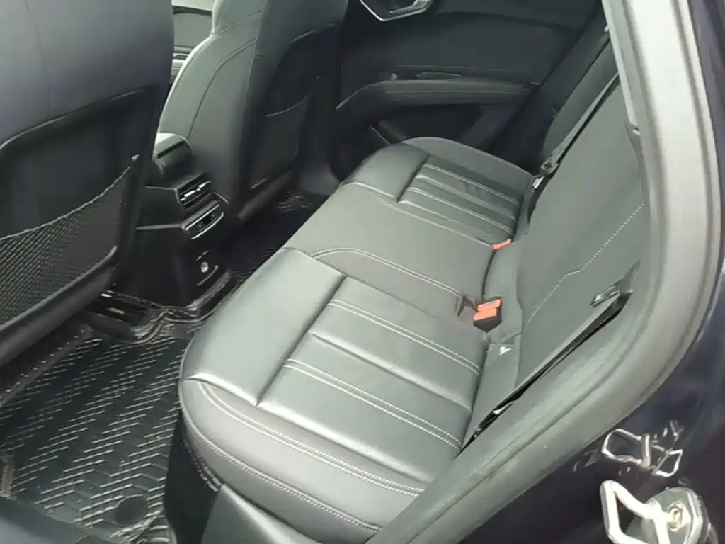 Audi Q4 e-tron 2023 2023 40 e-tron Pioneer Edition