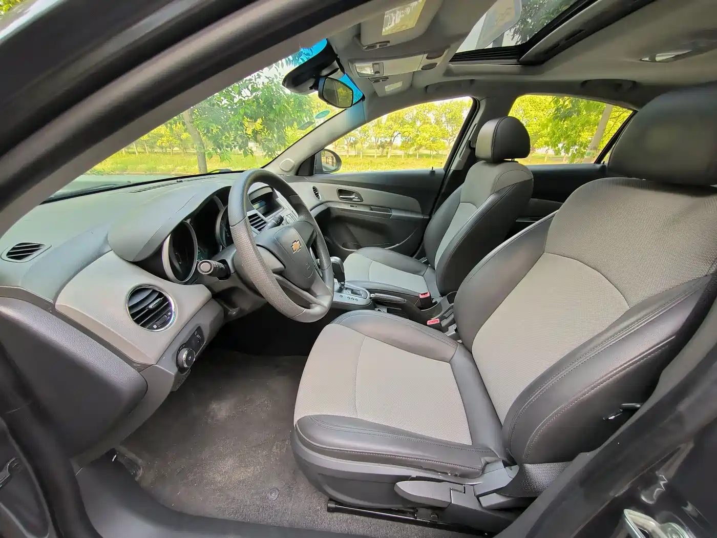 Chevrolet Cruze 2012 1.6L SE AT фото 4